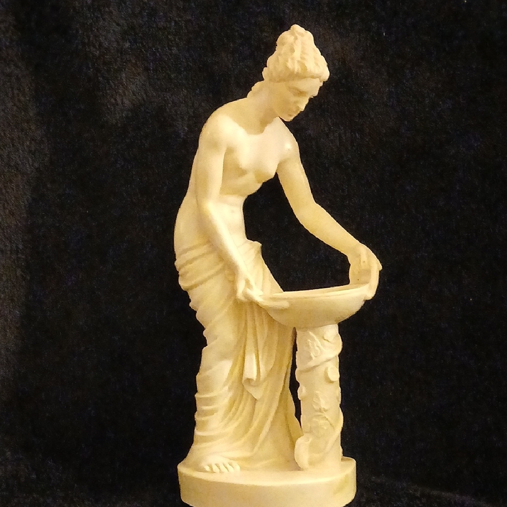 Elegant Cream A. Santini  Venus Figurine